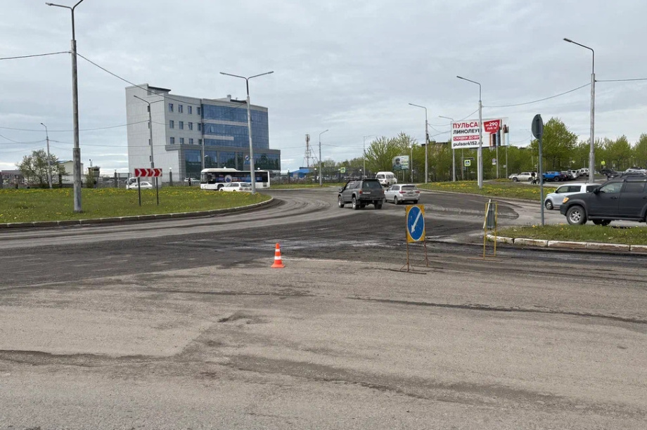  Дорогу к аэропорту Петропавловска-Камчатского отремонтируют с опережением графика. Фото: ФКУ ДСД «Дальний Восток». Фотография 3